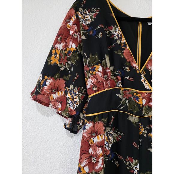 June & Hudson Floral Wide-Leg Romper • Medium • Boho Wrap Style - Picture 2 of 9